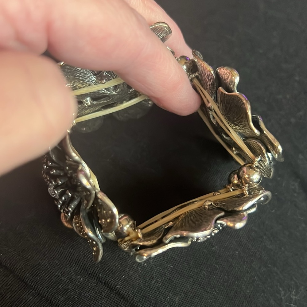 Bold Statement Large Flower Stretch Bracelet - image 2